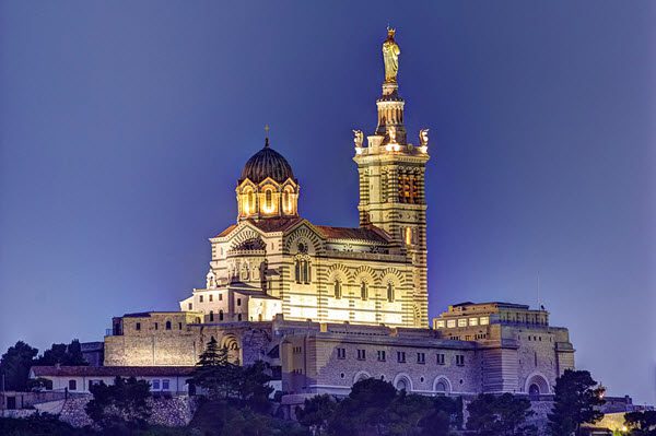 Lors de votre Week-end à Marseille visitez la cathédrale notre dame de la garde, la bonne mère