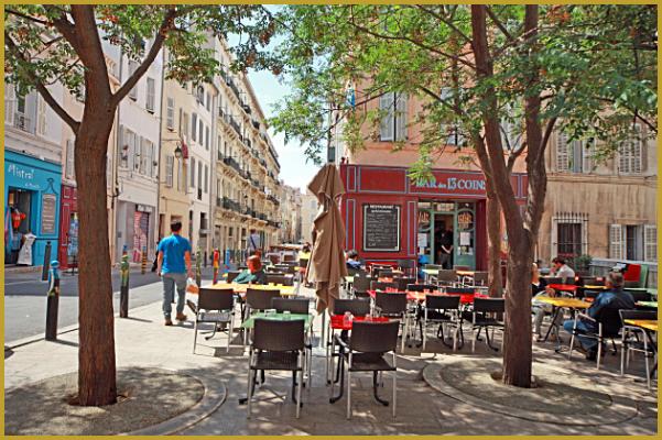 Place des 13 cantons dans le Panier la vieille ville de Marseille