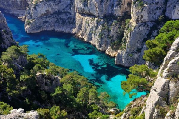 Aux portes de Marseille explorez les calanques