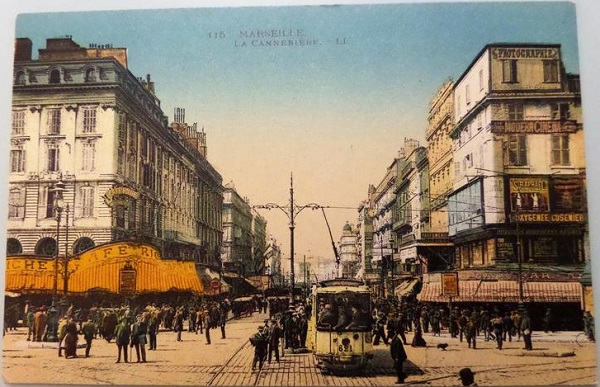 Carte postale de 1920 de la Canebière à l'extrémité du vieux port de Marseille