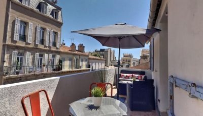 Belle terrasse pour cet appart hôtel rue Saint Sébastien à Marseille