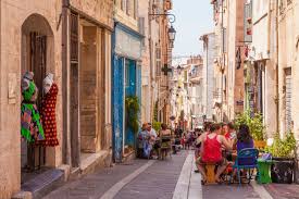 Le quartier coloré du Panier est le quartier idéal pour se perdre CREDIT: OUI.SNCF