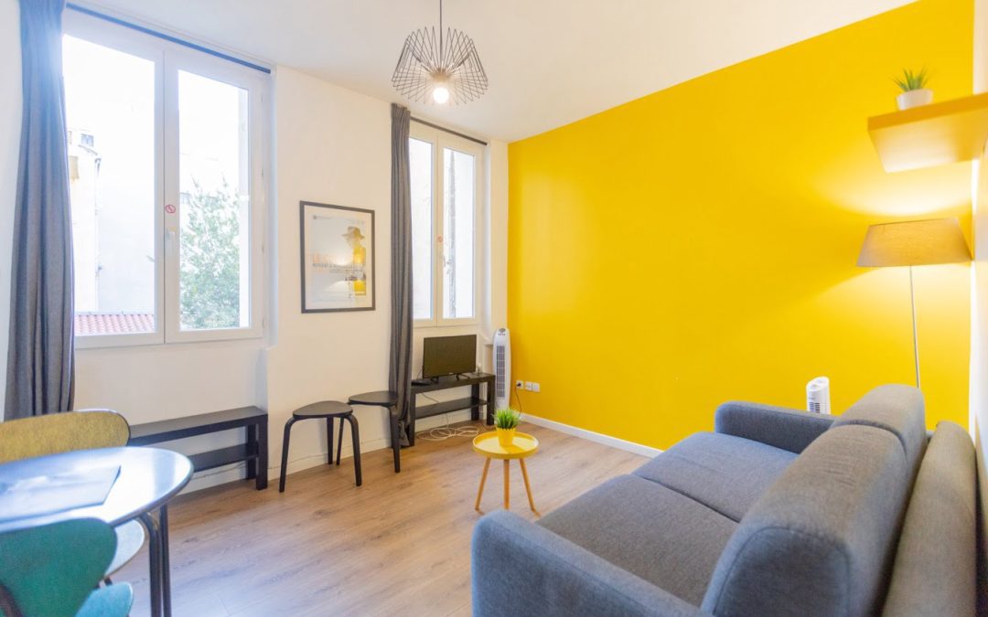 Hotel apartment Neuvillette 21S, 49 street Sylvabelle, courtyard side, Marseille